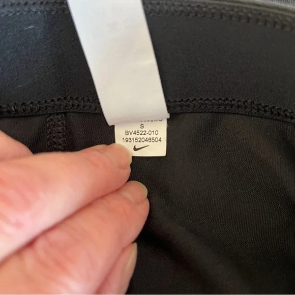 Nike activewear leggings - Picture 2 of 9